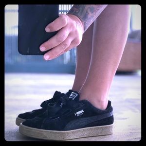 PUMA Suede Heart Safari Sneaker Black